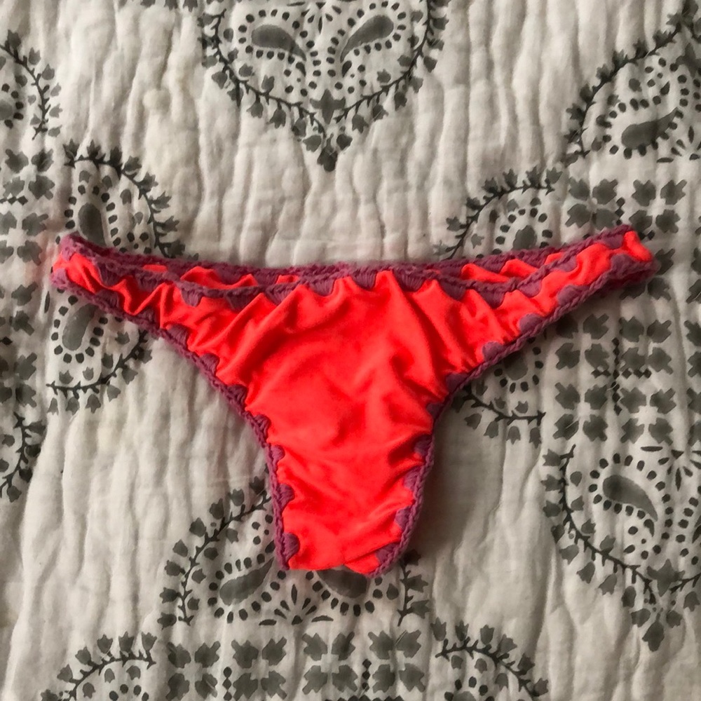 Posh Pua bikini bottoms small